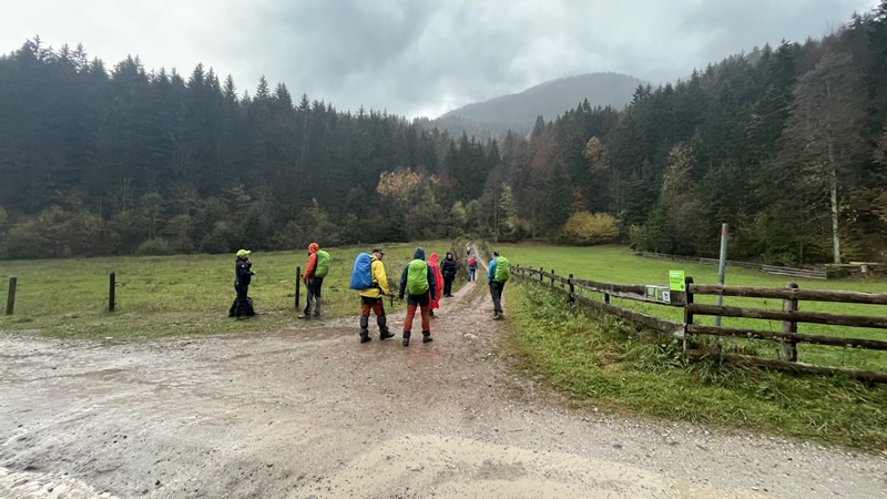 Ženiklovc, Storžec in občni zbor